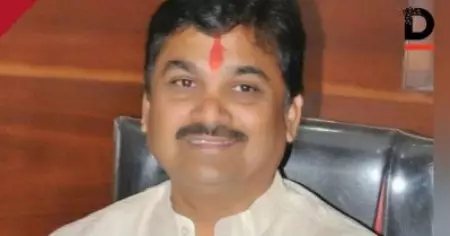 ഏക്‌നാഥ് ഖഡ്‌സെയ്ക്ക് പിന്നാലെ മറ്റൊരു ബി.ജെ.പി മുതിര്‍ന്ന നേതാവും നേതൃത്വത്തിനെതിരെ; കണ്ണും നട്ട് കോണ്‍ഗ്രസ്