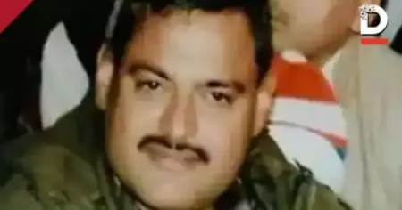 'എന്റെ മകനെ കൊന്ന് കളഞ്ഞേക്കൂ'; പൊലീസുകാരോട് വികാസ് ദുബെയുടെ അമ്മ