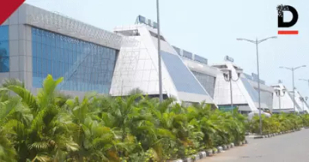 വലിയ വിമാനങ്ങള്‍ക്ക് താല്‍ക്കാലിക വിലക്ക്; കരിപ്പൂര്‍ വിമാനത്താവളം അടച്ചു പൂട്ടണോ ? വിവാദങ്ങളും മറുവാദങ്ങളും