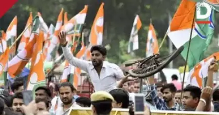 പരിസ്ഥിതി ആഘാത പഠന വിജ്ഞാപനത്തിനെതിരെ യൂത്ത് കോണ്‍ഗ്രസ്; മന്ത്രിയുടെ വീടിന് മുന്നില്‍ പ്രക്ഷോഭം