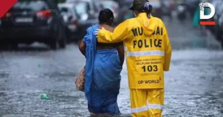 മുംബൈയില്‍ ദുരിതം വിതച്ച് മഴയും കാറ്റും; ബോംബെ സ്‌റ്റോക്ക് എക്‌സ്‌ചേഞ്ചിന്റെ ബോര്‍ഡ് തകര്‍ന്നു