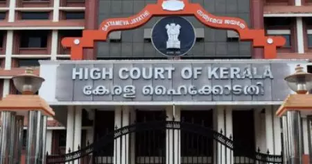 വാളയാര്‍ പ്രതികളെ വെറുതെ വിട്ട കോടതി ഉത്തരവ് റദ്ദാക്കി; കേസില്‍ പുനര്‍വിചാരണക്ക് ഹൈക്കോടതി ഉത്തരവ്
