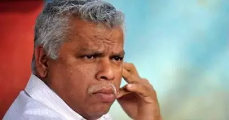 അശ്രദ്ധ കൊണ്ടല്ല, കോണ്‍ഗ്രസിന് വോട്ട് മറിക്കാനാണ് ബി.ജെ.പി പത്രികയില്‍ പിഴവ് വരുത്തിയത്; ആരോപണവുമായി എം.വി ജയരാജന്‍