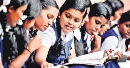 ഓണ്‍ലൈന്‍ പരീക്ഷകള്‍ പാടില്ല; പൊതു പരീക്ഷയുള്ളവര്‍ക്ക് പ്രത്യേക മാര്‍ഗനിര്‍ദേശങ്ങള്‍; വിദഗ്ധ സമിതി റിപ്പോര്‍ട്ട്