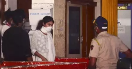 മയക്കുമരുന്ന് കേസില്‍ നടി റിയ ചക്രബര്‍ത്തിക്ക് ജാമ്യം