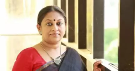 'വിനു ഇല്ലാതാക്കിയത് ഏഷ്യാനെറ്റിന്റെ വിശ്വാസ്യത';
സ്വന്തം താല്‍പര്യങ്ങള്‍ പ്രകടിപ്പിക്കാനുള്ള വേദിയല്ല പത്രവും ചാനലുമെന്ന് വിനു വി ജോണിനോട് കെ.ആര്‍ മീര