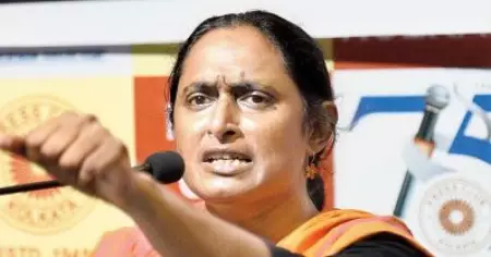 കശ്മീരും രാമക്ഷേത്രവുമല്ലാതെ ബീഹാറിന് മുന്നില്‍ വെക്കാന്‍ മോദിയുടെ കയ്യില്‍ എന്തുണ്ട്? തൊഴിലെവിടെയെന്ന് ചോദിച്ചാല്‍ മൗനമെന്നും കവിതാ കൃഷ്ണന്‍