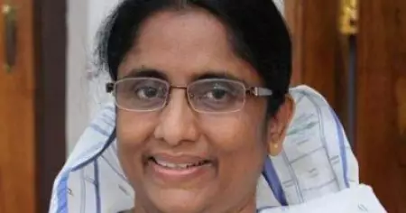 വാക്കുകള്‍ ശ്രദ്ധിച്ച് ഉപയോഗിക്കണം; സ്ത്രീവിരുദ്ധ പരാമര്‍ശത്തില്‍ മുല്ലപ്പള്ളിക്കെതിരെ ഷാനിമോള്‍ ഉസ്മാന്‍