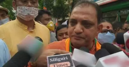 ബംഗാളില്‍ അധികാരത്തിലെത്തിയാല്‍ പൊലീസിനെ കൊണ്ട് ബൂട്ട് നക്കിപ്പിക്കും; ബി.ജെ.പി നേതാവ്