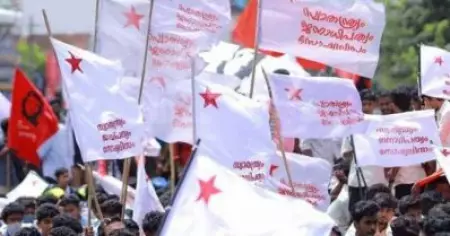 തൃശ്ശൂരില്‍ എസ്.എഫ്.ഐ നേതാക്കള്‍ക്ക് നേരെ ആക്രമണം; പിന്നില്‍ എസ്.ഡി.പി.ഐ എന്ന് എസ്.എഫ്.ഐ