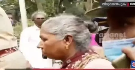 നെയ്യാറ്റിന്‍കര സംഭവം: അയല്‍വാസി വസന്തയെ പൊലീസ് വീട്ടില്‍ നിന്ന് മാറ്റി; കസ്റ്റഡിയില്‍ എടുത്തേക്കും
