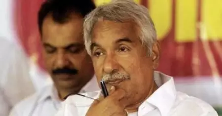 കേന്ദ്ര സംസ്ഥാന സര്‍ക്കാരുകള്‍ കൊവിഡ് കാലത്ത് ജനങ്ങളെ കുത്തിപ്പിഴിയുകയാണ്; തുടര്‍ച്ചയായ ഇന്ധന വില വർദ്ധനയിൽ ഉമ്മന്‍ ചാണ്ടി
