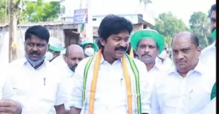 പെരുമ്പാവൂര്‍ എം.എല്‍.എ എല്‍ദോസ് കുന്നപ്പള്ളിക്കും ഭാര്യയ്ക്കും ഇരട്ട വോട്ട്