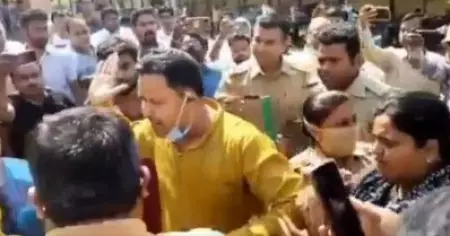 മഥുരയില്‍ പൊലീസുകാര്‍ക്ക് നേരെ ആര്‍.എസ്.എസ്, ബി.ജെ.പി ആള്‍ക്കൂട്ട ആക്രമണം