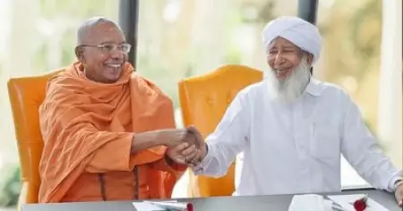 മതസൗഹാര്‍ദത്തിനായി യോജിച്ചുപ്രവര്‍ത്തിക്കും; ധാരണ പത്രത്തില്‍ ഒപ്പുവെച്ച് മര്‍കസും ശിവഗിരി ശ്രീനാരായണ വേള്‍ഡ് പീസ് ഫൗണ്ടേഷനും