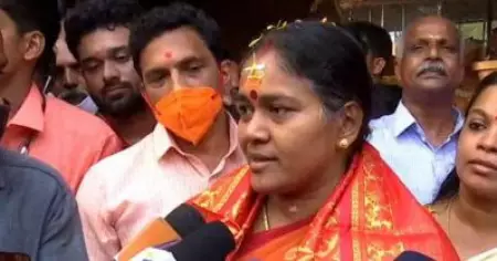 ജനപിന്തുണയാണ് പ്രധാനം, ചുട്ടുകൊല്ലുമെന്നും, പറത്തിക്കളയുമെന്നും ഭീഷണിപ്പെടുത്തിയിട്ടും സ്വന്തം നിലപാടില്‍ ഉറച്ചു നിന്ന പ്രഹ്ലാദനെ ഓര്‍ത്താല്‍ നന്ന്; തുറന്ന പോരുമായി ശോഭ സുരേന്ദ്രന്‍