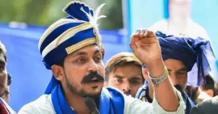 കൊവിഡ് പ്രോട്ടോകോള്‍ ലംഘിച്ച് റോഡ് ഷോ ;ചന്ദ്രശേഖര്‍ ആസാദിനും 150 പേര്‍ക്കുമെതിരെ കേസ്