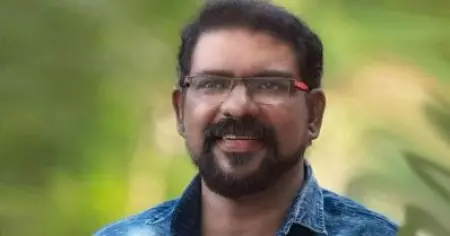 'കമ്മ്യൂണിസത്തെ പുകഴ്ത്തി എഴുതിയ കവിതകള്‍ അംഗീകരിക്കില്ല, മലദ്വാരത്തിലൂടെ കമ്പി കയറ്റും'; കവി മുരുകന്‍ കാട്ടാക്കടയ്ക്ക് നേരെ വധഭീഷണി