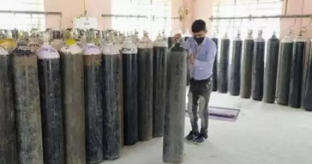 രാജ്യത്ത് വീണ്ടും ഓക്‌സിജന്‍ ക്ഷാമത്തെ തുടര്‍ന്ന് 12 പേര്‍ മരിച്ചു