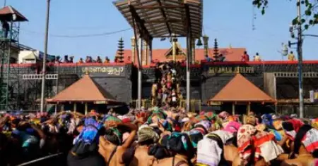 ശബരിമലയില്‍ ഇത്തവണ ദര്‍ശനം നടത്താന്‍ സാധിച്ചില്ലെങ്കില്‍ നാല് പതിറ്റാണ്ട് കാത്തിരിക്കണം; 9 വയസ്സുകാരിയുടെ പരാതിയില്‍ ദേവസ്വം ബോര്‍ഡിനോട് വിശദീകരണം തേടി ഹൈക്കോടതി