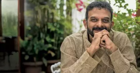 സിനിമ തുടങ്ങുന്നതിന് മുമ്പ് എന്തിനാണ് ഇത്രയധികം പേര്‍ക്ക് നന്ദിയെന്ന് ടി.എം കൃഷ്ണ; പോപ്‌കോണ്‍ വാങ്ങാന്‍ സമയമുണ്ടെന്ന് ഓര്‍മ്മിപ്പിക്കാനാണെന്ന് സോഷ്യല്‍ മീഡിയ