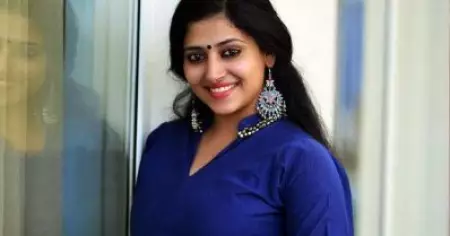 'നീ എനിക്കൊപ്പമുള്ള പ്രൊഫൈല്‍ ചിത്രം മാത്രമേ ഇടുകയുള്ളോ?' എന്ന് അദ്ദേഹം ചോദിച്ചു; ഞാന്‍ ആ നടന്റെ ആരാധിക: അനു സിത്താര