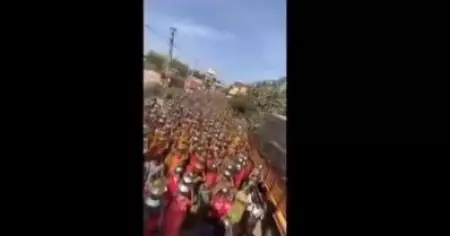 കൊവിഡിനെ ഇല്ലാതാക്കാന്‍ നൂറുകണക്കിന് പേരെ ഉള്‍പ്പെടുത്തി പൂജ, നടന്നത് മോദിയുടെ ഗുജറാത്തില്‍; നേതൃത്വം നല്‍കിയ 23 പേര്‍ പൊലീസ് പിടിയില്‍