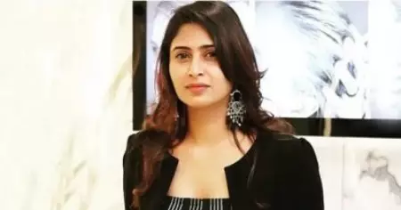 കവരത്തി പൊലീസ് കൊച്ചിയിലെത്തി ഐഷയെ ചോദ്യം ചെയ്യുന്നു; മുന്‍കൂട്ടി അറിയിച്ചില്ലെന്ന് ഐഷ