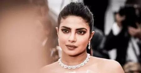ആ ബോളിവുഡ് സൂപ്പര്‍സ്റ്റാര്‍ നെപ്പോ കിഡ് ആയിട്ടുകൂടി ഞങ്ങളെപോലെ ഉള്ളവര്‍ക്ക് വളരാന്‍ അവസരം നല്‍കുന്നു: പ്രിയങ്ക ചോപ്ര