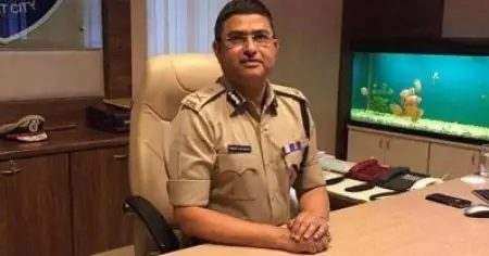 ദല്‍ഹി പൊലീസ് കമ്മീഷണറായി കേന്ദ്രത്തിന്റെ 'ഇഷ്ടക്കാരന്‍' വേണ്ട; രാകേഷ് അസ്താനയ്‌ക്കെതിരെ പ്രമേയം പാസാക്കി ദല്‍ഹി സര്‍ക്കാര്‍
