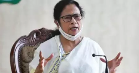 ജഡ്ജിയെ മോശമായി ചിത്രീകരിക്കാന്‍ ബോധപൂര്‍വം ശ്രമിക്കുന്നു; മമത ബാനര്‍ജിക്കെതിരെ അഞ്ച് ലക്ഷം പിഴ വിധിച്ച് കോടതി