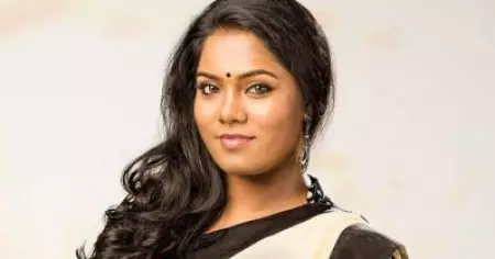 തടികുറയ്ക്കാന്‍ ജിമ്മില്‍ പോയി, ഒരുമാസം കൊണ്ട് ഇന്‍സ്ട്രക്റ്ററുമായി കല്ല്യാണം തീരുമാനിച്ചു; സയനോര പറയുന്നു