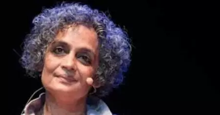 തുടര്‍ച്ചയായി അധികാരത്തില്‍ ഇരുന്നാല്‍ സ്വയം നശിക്കും; കേരളത്തിലെ തുടര്‍ഭരണം സി.പി.ഐ.എമ്മിന് ദോഷം ചെയ്യുമെന്ന് അരുന്ധതി റോയ്