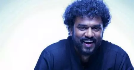 രൂപവും ഭാവവും മാത്രമല്ല ശബ്ദവും മാറണമെന്ന് മഹേഷേട്ടന് നിര്‍ബന്ധമായിരുന്നു; ദിനേഷ് പ്രഭാകര്‍ പറയുന്നു