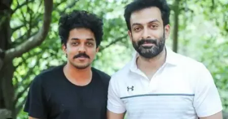 പൃഥ്വിരാജിനോട് ഒരിക്കലും നുണ പറയാന്‍ പറ്റില്ല; കുരുതി ലൊക്കേഷന്‍ അനുഭവം പങ്കുവെച്ച് സാഗര്‍ സൂര്യ