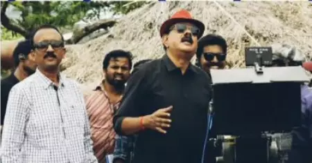സാക്ഷാല്‍ ദൈവത്തെപോലും കുടുകുടെ ചിരിപ്പിയ്ക്കുന്ന കഥാപാത്രമായിരുന്നു ബോയിംഗ് ബോയിംഗിലെ ഒ.പി ഒളശ്ശ; പ്രിയദര്‍ശനെ കുറിച്ച് നിര്‍മ്മാതാവ് സന്തോഷ് ടി. കുരുവിള