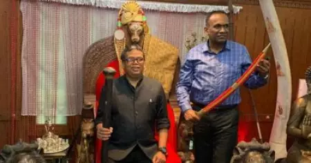 മോശയുടെ അംശവടിയെന്നും ടിപ്പുവിന്റെ സിംഹാസനമെന്നും പറയുന്ന ഫ്രോഡ് പ്രാഞ്ചിമാരെ വിശ്വസിക്കുന്നവരാണല്ലോ കൊവിഡ് നിയന്ത്രണം ഉള്‍പ്പെടെ നയപരമായ തീരുമാനങ്ങള്‍ എടുക്കുന്നത്; വിമര്‍ശനം