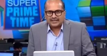സഹപ്രവര്‍ത്തകയായ മാധ്യമപ്രവര്‍ത്തകയ്ക്ക് അശ്ലീല സന്ദേശം; സസ്‌പെന്‍ഷന് പിന്നാലെ വേണു ബാലകൃഷ്ണനെ പുറത്താക്കി മാതൃഭൂമി ന്യൂസ്