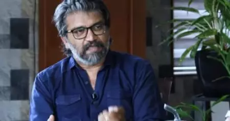 ക്യാമറയ്ക്ക് മുന്നില്‍ നില്‍ക്കുന്നവര്‍ക്കൊക്കെ എളുപ്പമല്ലേ അങ്ങ് അഭിനയിച്ചാല്‍ പോരെ എന്നൊരു ചിന്ത ഉണ്ടായിരുന്നു, അത് മാറി; ശ്രീകാന്ത് മുരളി