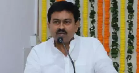 ലഖിംപൂര്‍ ഖേരി കേസ്: കേന്ദ്രമന്ത്രി അജയ് മിശ്രക്ക് നേരെ കോണ്‍ഗ്രസ് പ്രവര്‍ത്തകരുടെ ചീമുട്ടയേറ്