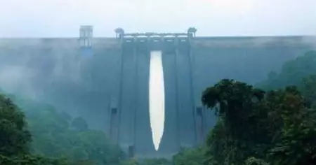 ഇടുക്കി ഡാം തുറന്നു; ആദ്യം തുറന്നത് മൂന്നാമത്തെ ഷട്ടര്‍