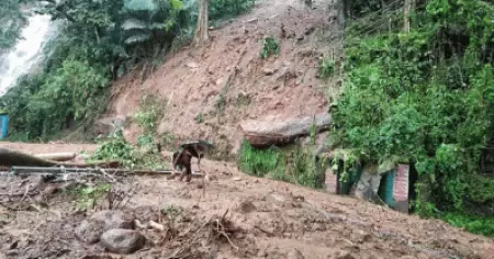 കൂട്ടിക്കലില്‍ ഉരുള്‍പൊട്ടലില്‍ മരണം നാലായി; തിരുവനന്തപുരത്തെ ആദിവാസി ഊരുകള്‍ ഒറ്റപ്പെട്ടു