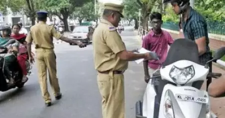 പുതിയ വാഹനനയ പ്രകാരം ഘടിപ്പിച്ച നമ്പര്‍പ്ലേറ്റ് മാറ്റണമെന്ന് പൊലീസ്; പഴയരീതിയിലേക്ക് മാറിയില്ലെങ്കില്‍ പിഴയീടാക്കുമെന്ന് പറഞ്ഞതായും പരാതി