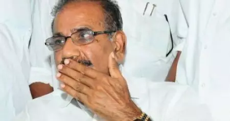 കേരള ഹൗസില്‍ വീണ് മന്ത്രി എ.കെ. ശശീന്ദ്രന് പരിക്ക്