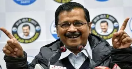 കോണ്‍ഗ്രസിന് ചെയ്യുന്ന ഓരോ വോട്ടും പരോക്ഷമായി ബി.ജെ.പിക്കാണ് കിട്ടുന്നത്: അരവിന്ദ് കെജ്‌രിവാള്‍