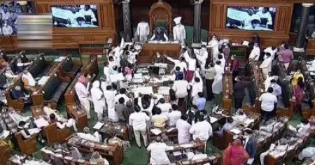 75 വര്‍ഷത്തിന് ശേഷം രാജ്യത്ത് തുല്യത ഉറപ്പാക്കിയെന്ന് സ്മൃതി ഇറാനി, ബില്‍ കീറിയെറിഞ്ഞ് പ്രതിപക്ഷം; വിവാഹപ്രായ ഏകീകരണ ബില്‍ അവതരിപ്പിച്ചു