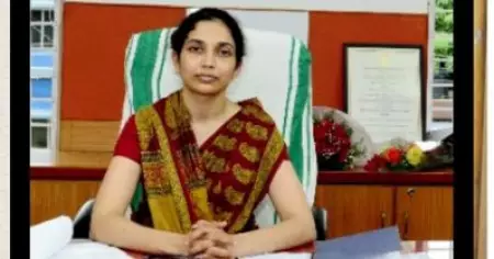 കാസര്‍ഗോഡ് ജില്ലാ കളക്ടര്‍ നാളെ മുതല്‍ അവധിയില്‍; വ്യക്തിപരമായ കാരണമെന്ന് വിശദീകരണം