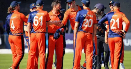 സ്റ്റീവ് സ്മിത്തിനും ഡേവിഡ് വാര്‍ണറിനും പിന്‍ഗാമികളാവാന്‍ ശ്രമിച്ച് നെതര്‍ലന്‍ഡ്‌സ്; സ്‌പോട്ടില്‍ പണി കൊടുത്ത് അംപയര്‍
