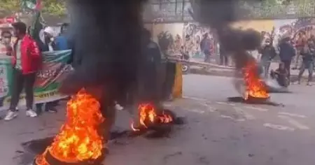 റെയില്‍വേ പരീക്ഷയിലെ അപാകത; വിദ്യാര്‍ഥികള്‍ റോഡ് ഉപരോധിച്ചു