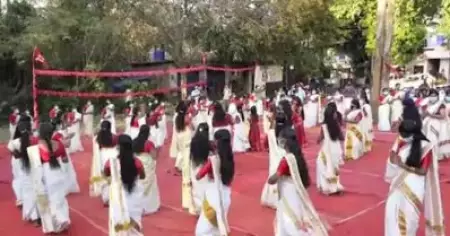 തൃശൂരിലും സി.പി.ഐ.എം വിപ്ലവ തിരുവാതിര; എല്ലാവരും മാസ്‌ക് ധരിച്ചിരുന്നെന്ന് വിശദീകരണം